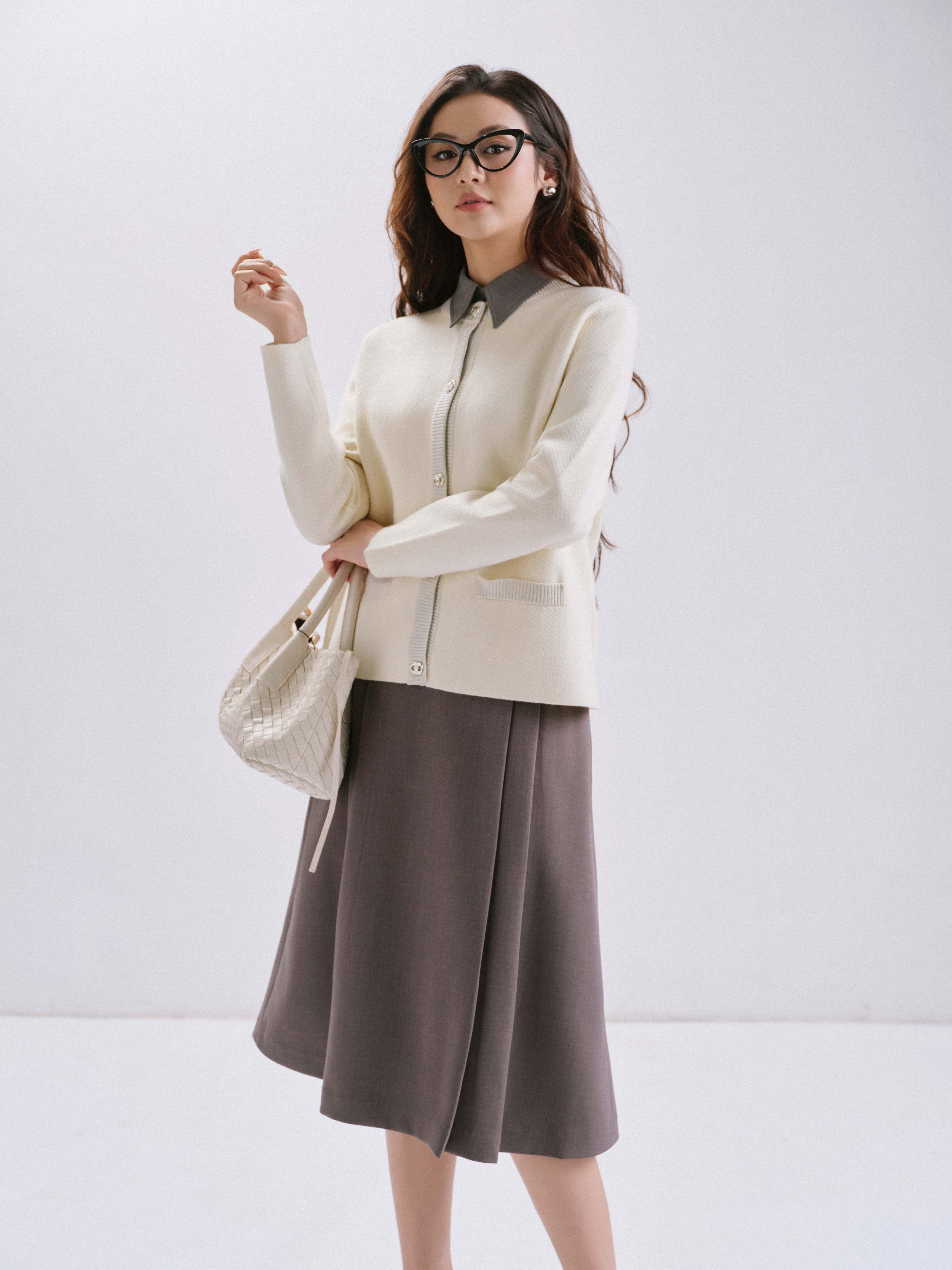 Chân váy lửng xếp ly đối xứng